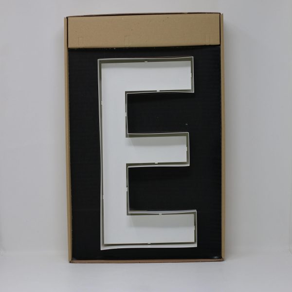 Quizzy Neon Style letter E