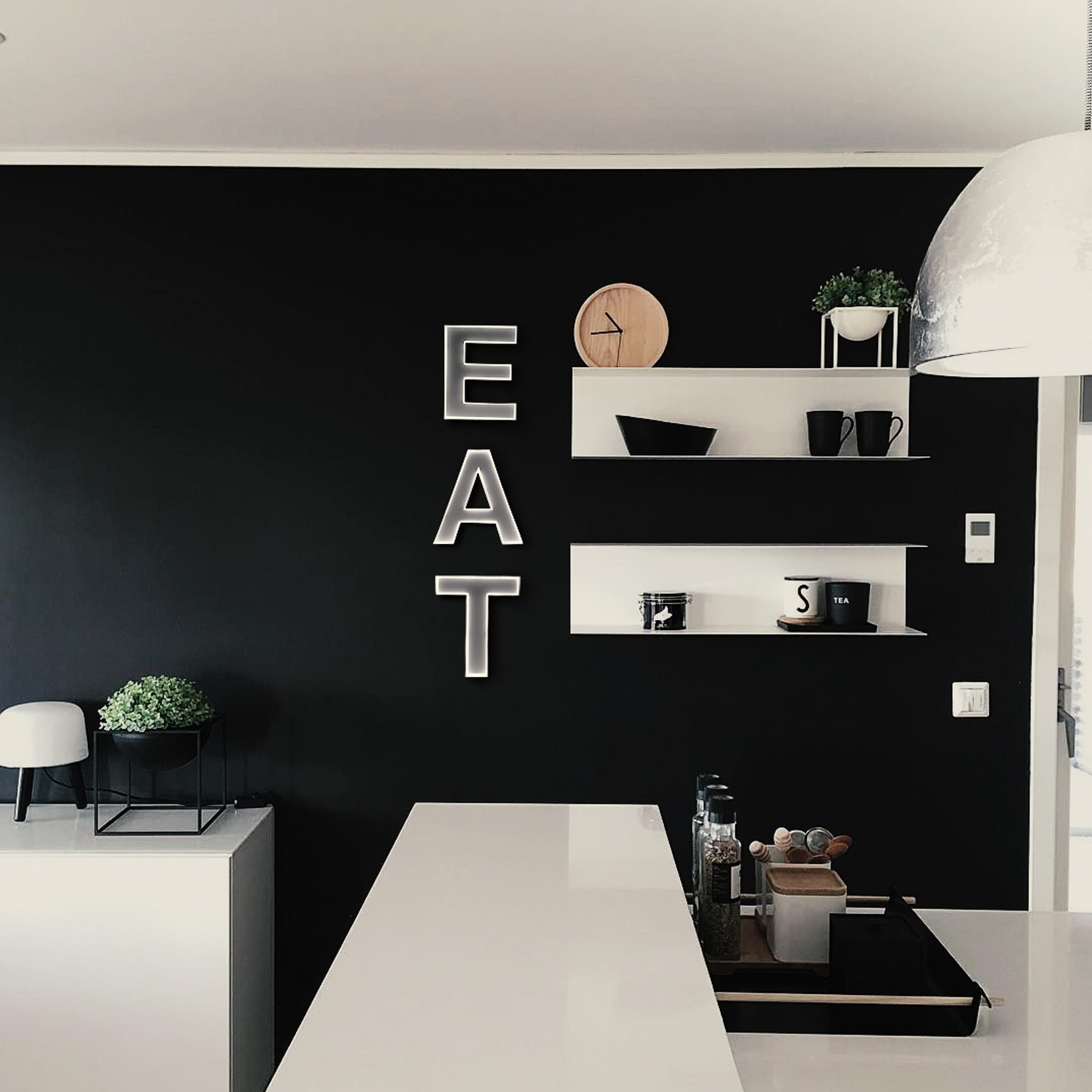 Neon Style Letter E Ilute D O O
