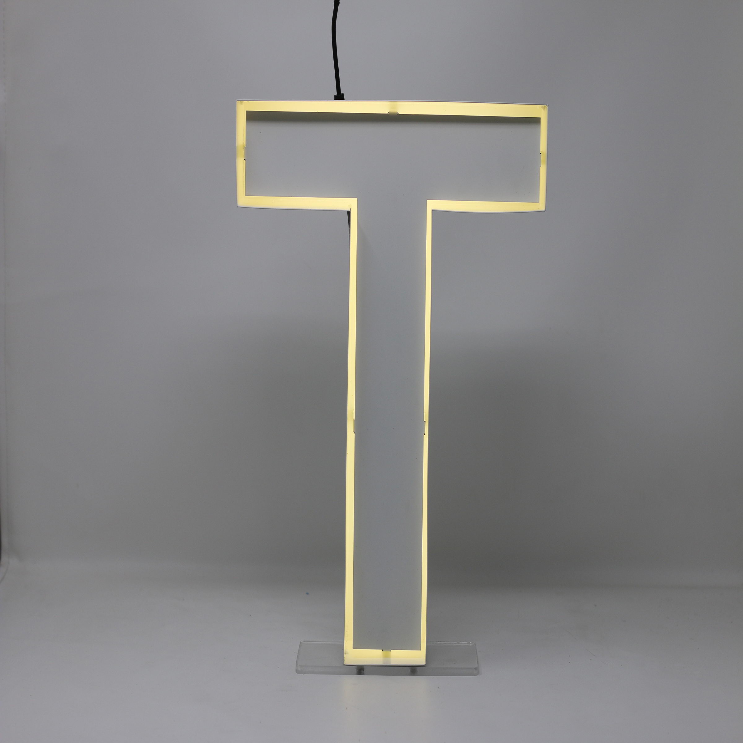 Neon Style Letter T Ilute D O O