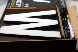 Vacuum packaging box and accessories
