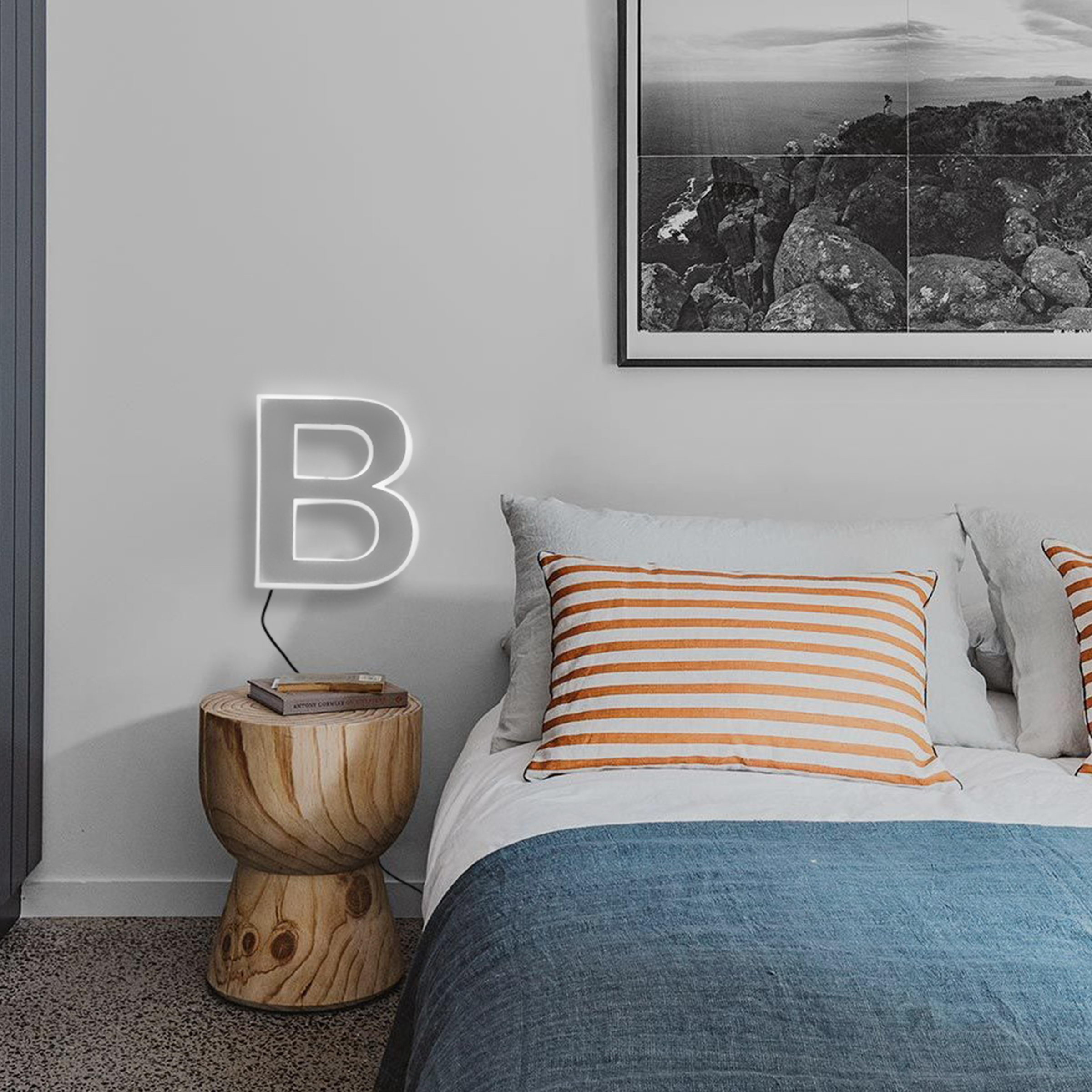 Quizzy Neon Style letter B Quizzy Neon Style letter B