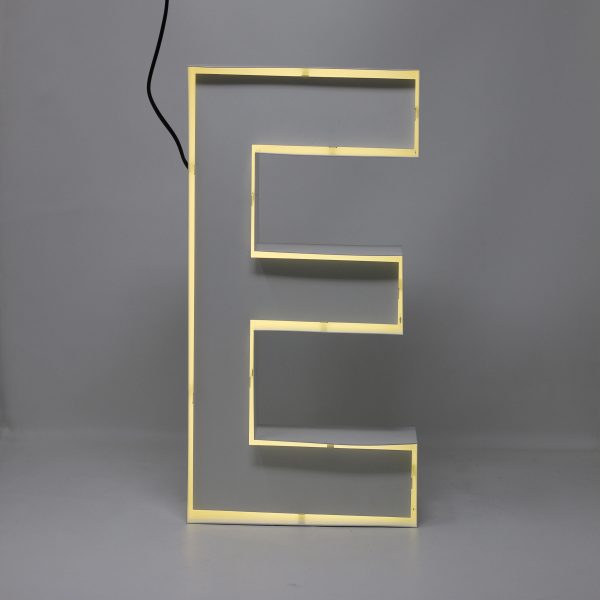 Quizzy Neon Style letter E