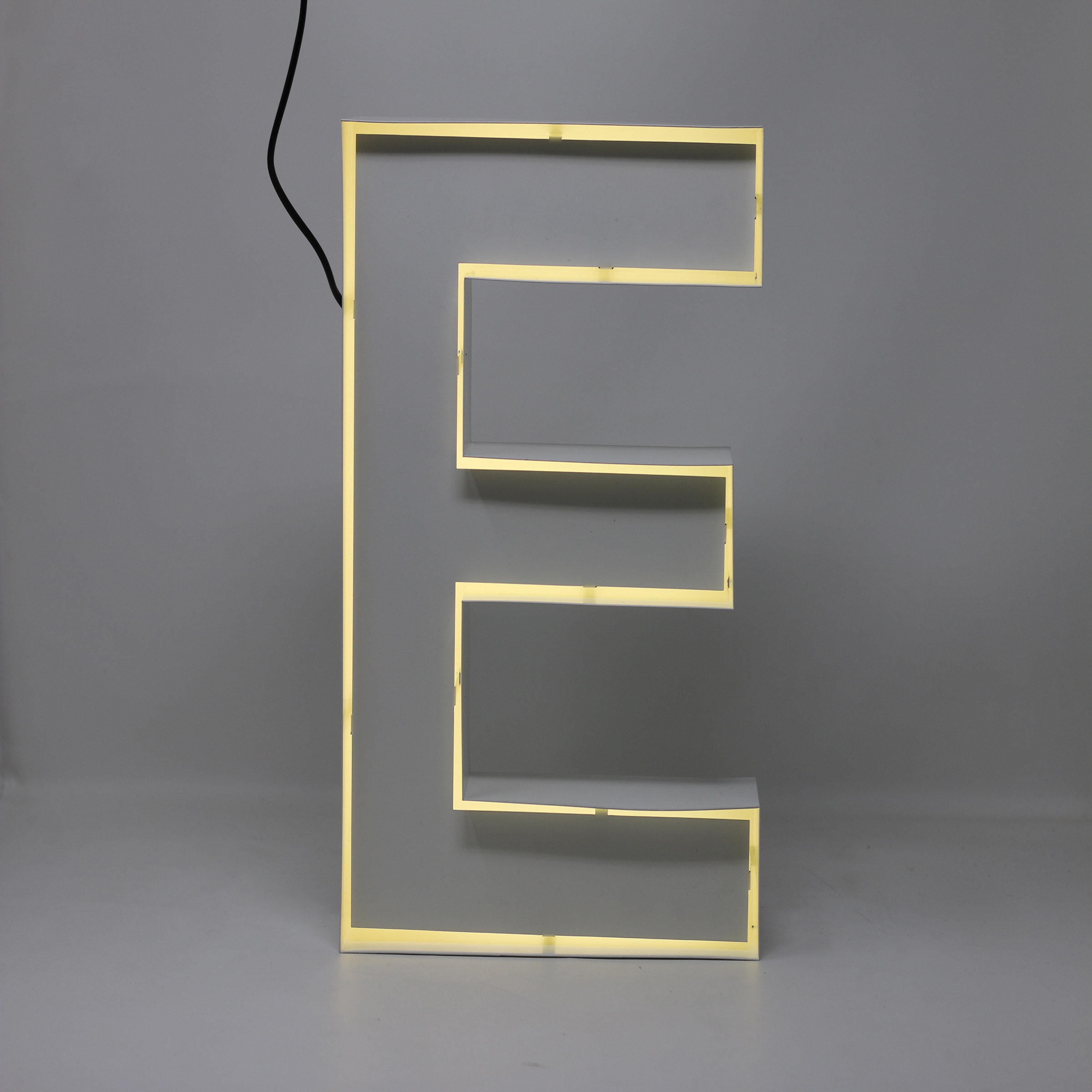 Quizzy Neon Style letter E Quizzy Neon Style letter E