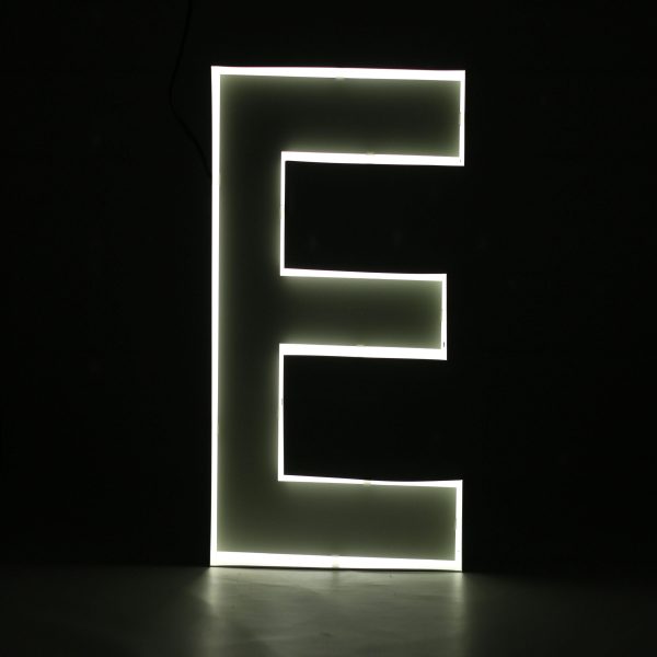 Quizzy Neon Style letter E