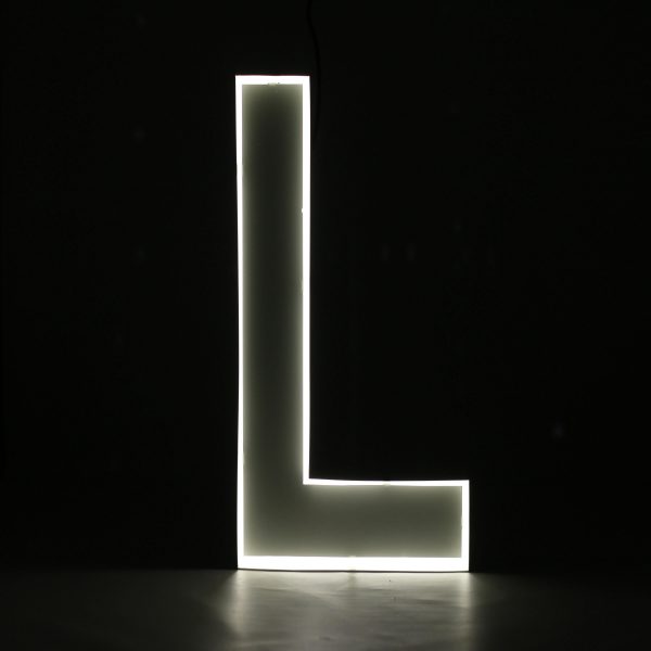 Quizzy Neon Style letter L