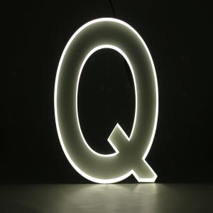 Quizzy Neon Style letter Q