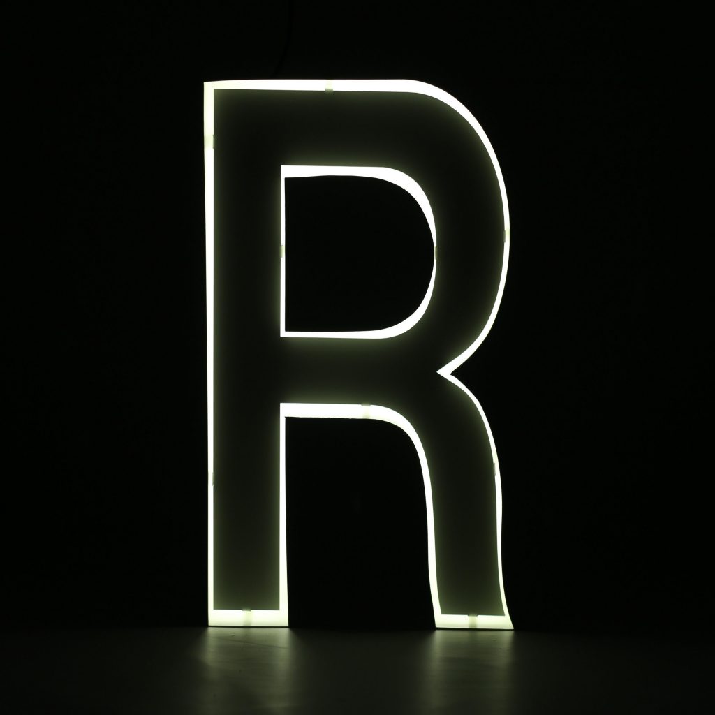 “NEON STYLE“ Letter R - iLUTE d.o.o.
