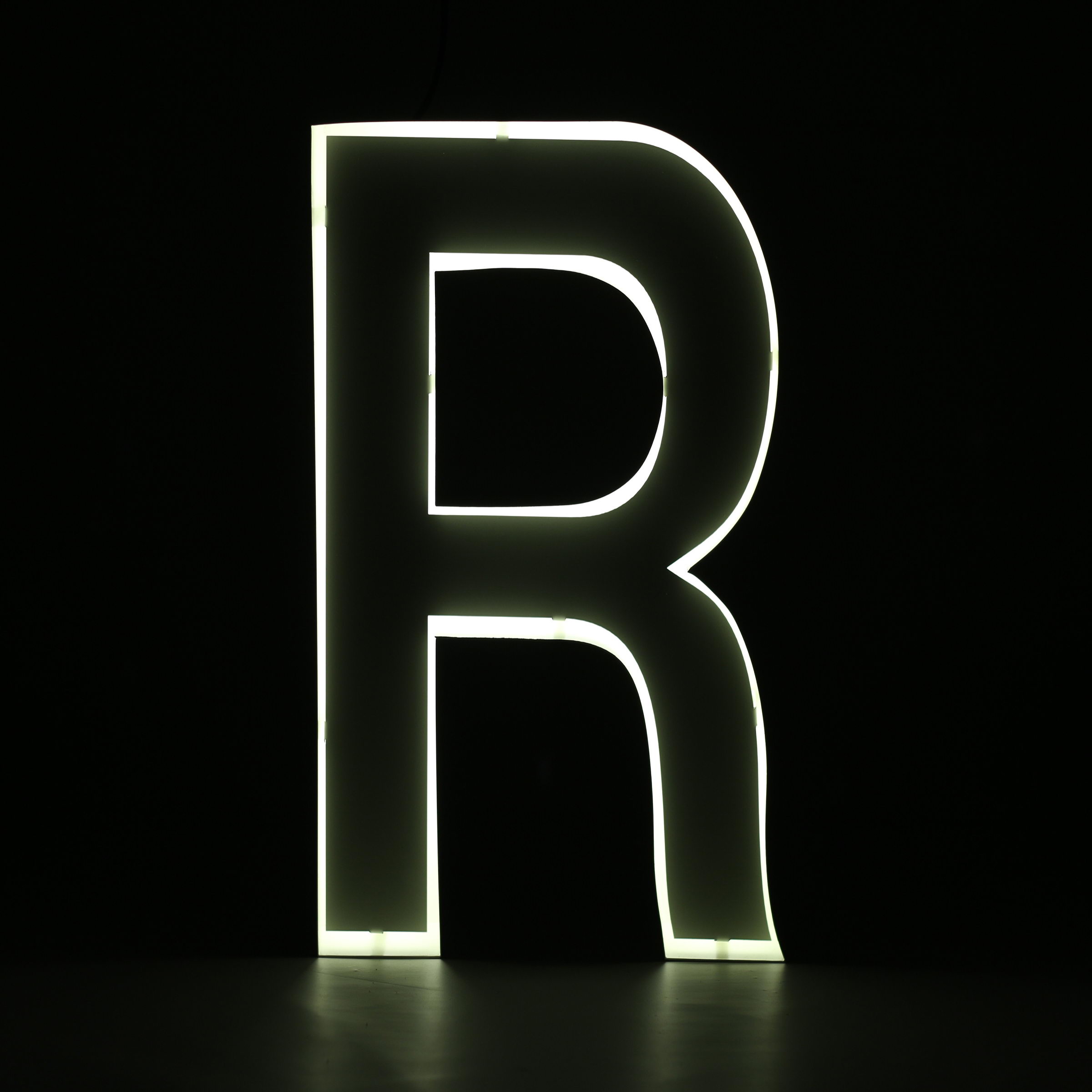 R