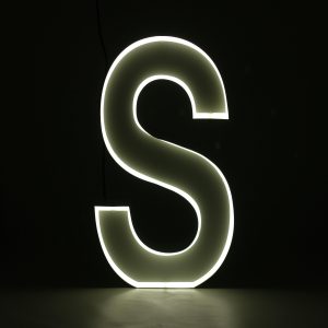 Quizzy Neon Style letter S