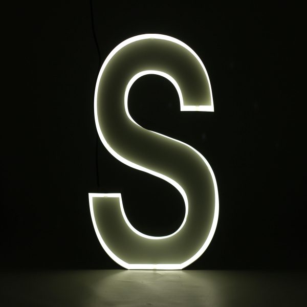 Quizzy Neon Style letter S