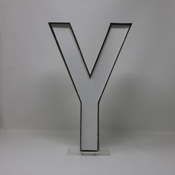 Quizzy Neon Style letter Y