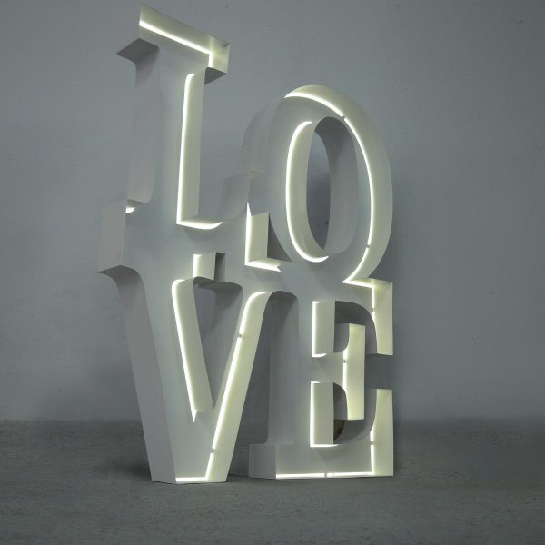 Neon Style symbol LOVE